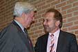 José Enrique Canabal con Mario Vargas Llosa tras la presentación de Marea Baja