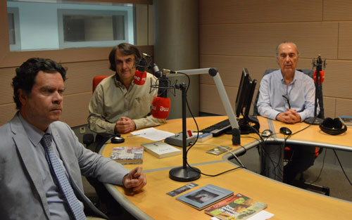 Miguel Angel de Rus entrevista en el programa Sexto Continente, de Radio Nacional de España, a Fernando Alonso Barahona por su obra teatral Tres poemas de mujer