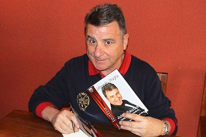 Miguel Angel de Rus entrevista a Manolo Royo por su comedia Jubiloflautas