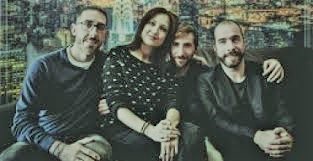 Camas y mesas (una comedia muy poco romántica)