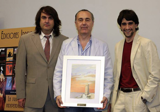 El autor de Ediciones Irreverentes Luis Alberto de Cuenca, ganador del Premio Nacional de Poesía